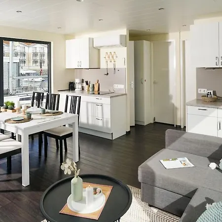Houseboat Floating 44 In * Boltenhagen (Ostseebad)