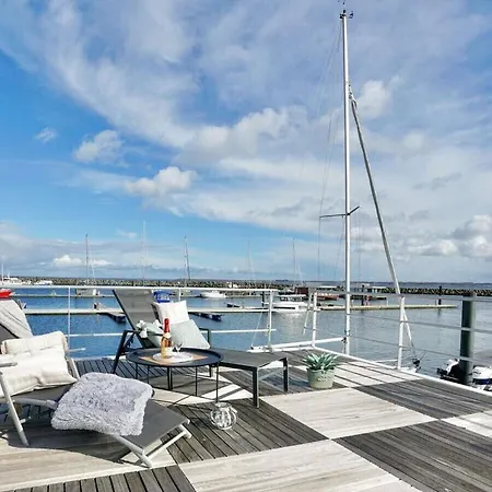 Botel Houseboat Floating 44 In Boltenhagen (Ostseebad)